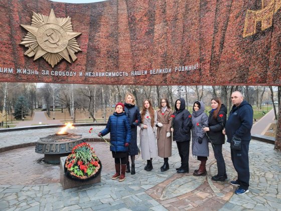 Сотрудники ЦЛАТИ возложили цветы к Вечному огню