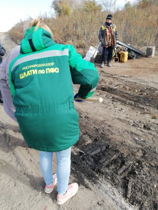 Совершен выезд в Кузоватовский район Ульяновской области и отобраны пробы промышленных выбросов, почв и отходов